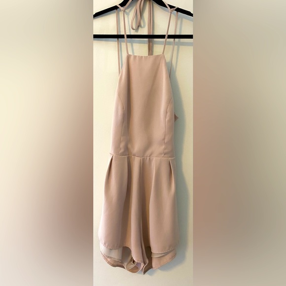 Tobi Pants - NWT, Tobi, Backless Romper, Cream w/ Bib-Front and adjustable Straps, Size M